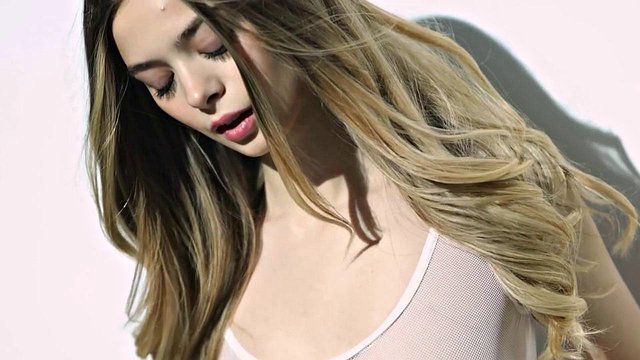 Kristen Scott Pounds Scarlett Sage's Ass for First Time