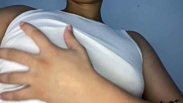 Masturbacja z macochą i happy endem w dzień mamy