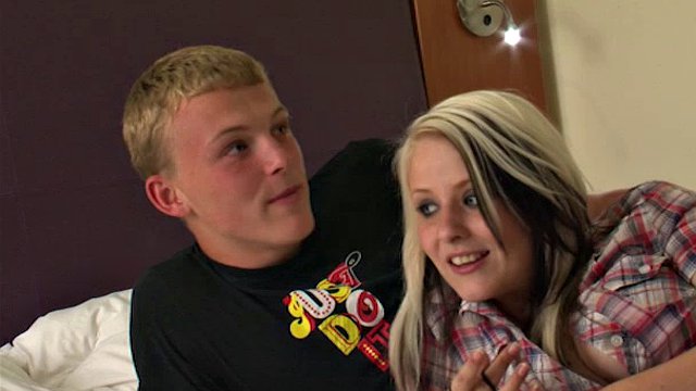 Per la prima volta le coppie di adolescenti davanti alla telecamera