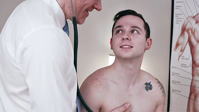 Tall DILF doctor fucks ass of petite twink in infirmary