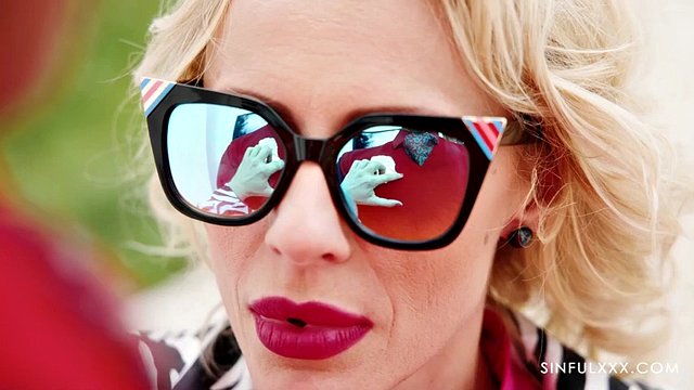Brittany Bardot plní svou kočičku v hotelu Lust za hříšnéXXX