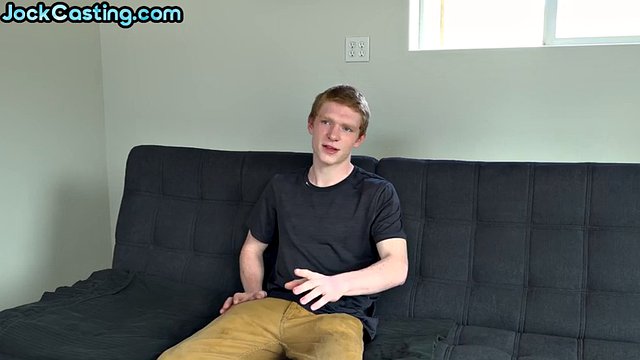 아마추어 금발의 Twink 바보 그의 수탉 과 의 cums 에 주조