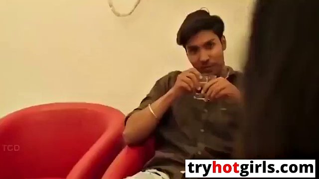 Desi Hot Bhabhi Ki Choti Behen Ko Bari Bari Se Choda