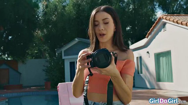 Ho baciato la mia migliore amica durante il nostro servizio fotografico