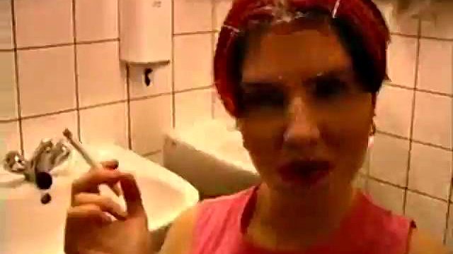 Pute rousse : pipe, levrette et porno à gros cul