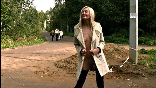 Masha piscando: pornografia amadora, loira e Chaturbate