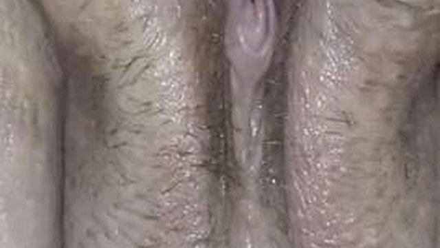 Fat Shaved Mama Pola's Squirting Session