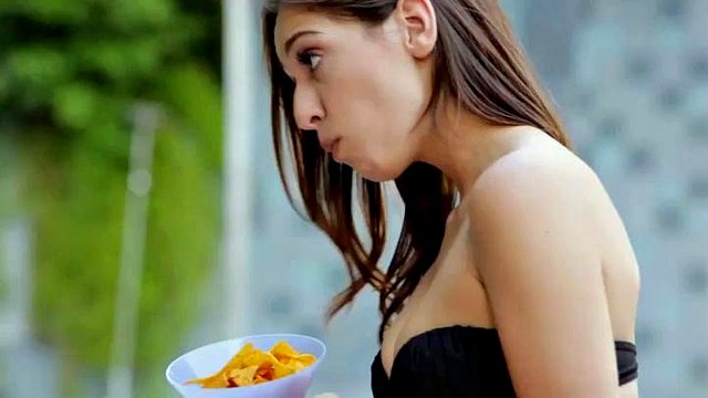 hungry girls licking and eating pussy snatches: Bongacams & Lesbian Porn