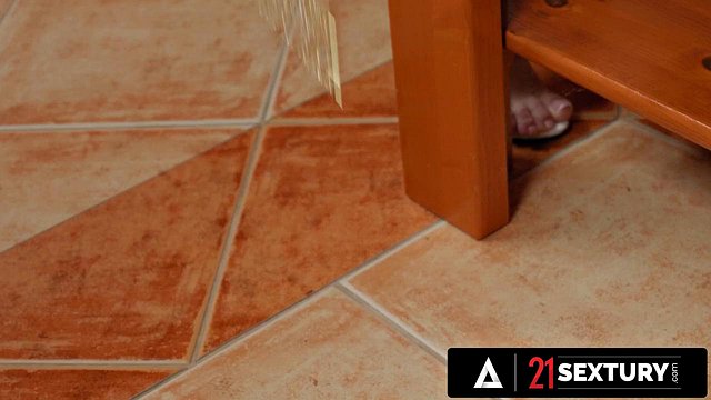 21 SEXTURY - Perfect Babe Alexa Flexy Gets Her Hot Ass Pounded By Her Neighbor