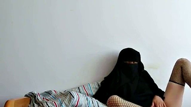arabic niqab solo