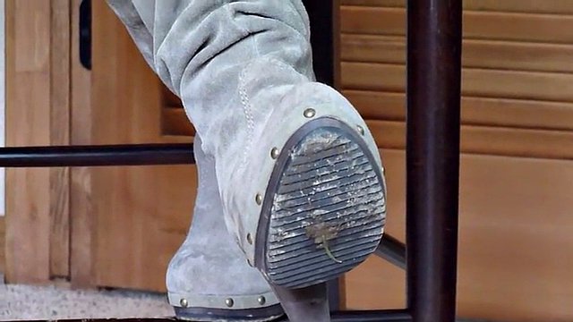 sara's cruel: boot licker in chastity for life