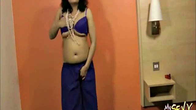chubby indian sexy rupali undressing