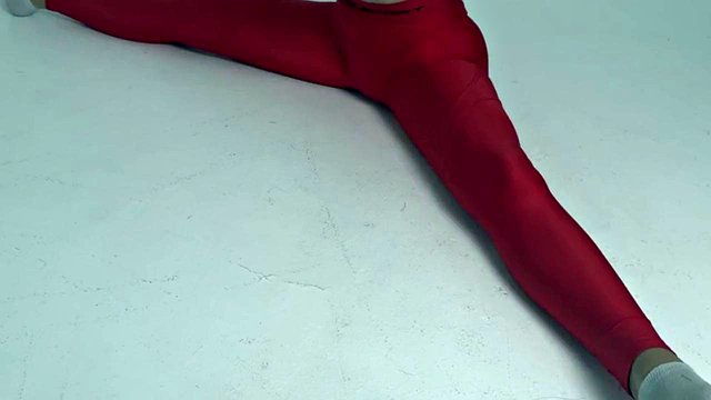 Skinny_Lady69 allunga i calzini della dea lesbica