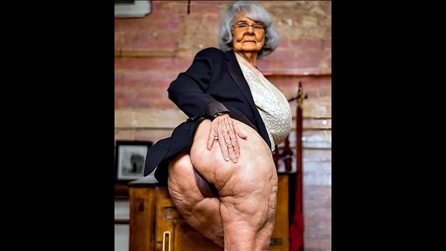 Una collezione di donne mature vintage sexy (presentazione di diapositive)
