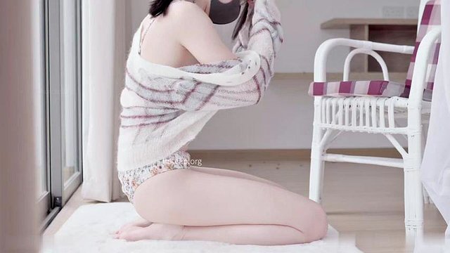 Hong Kong Doll 3: grandi tette, porno amatoriale e asiatico