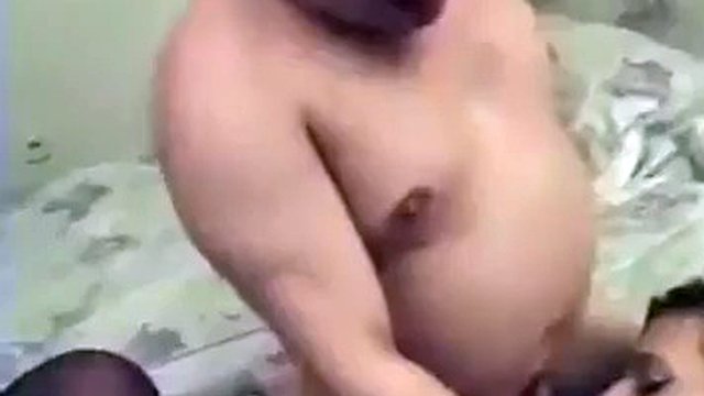 23 人の小人、小人たちとのレトロなセックス