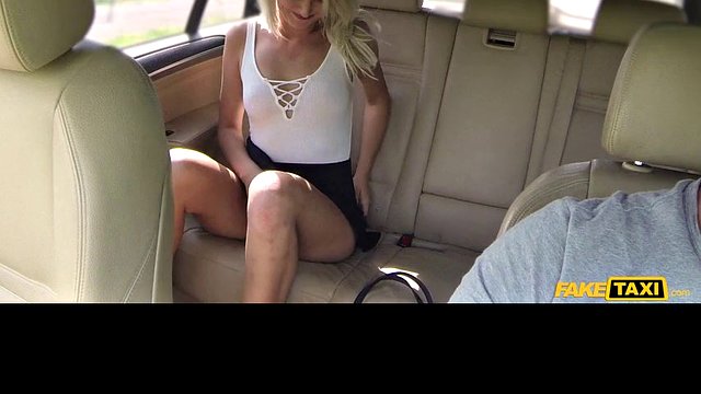 Horny taxi driver screws a luscious blonde cougar