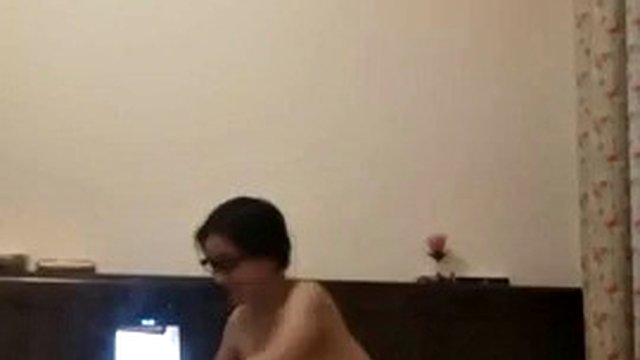 [Big breasts mature woman], red light district mature woman, [Aunt Keiko] two women serve the young man's footjob PAPA silk feet licking live broadcast in China, high heels footjob (2)