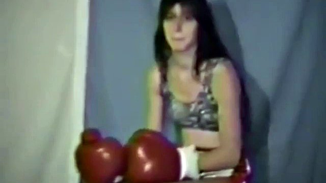 Female Fighting Federation Dawn vs Maria foxy boxing