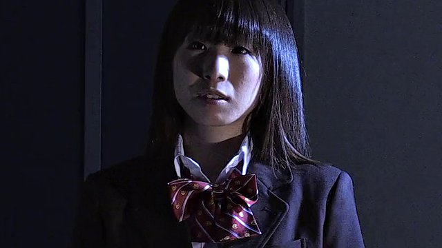 Sesso di gruppo della bruna giapponese Kai Miharu, senza censura