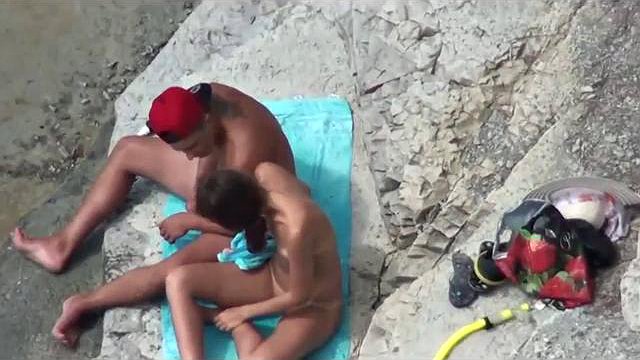 couple mutually masturbation on the beach!: Amateur, Bongacams & Beach Sex Porn
