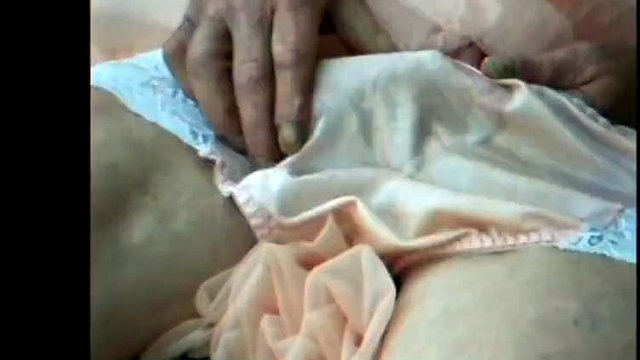 PANTIE CUM SLUT  (outside)